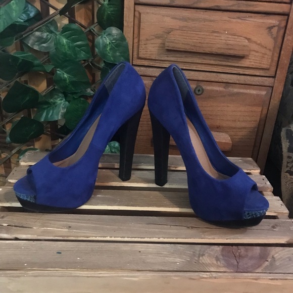 COPY - Platform peep toe pumps size 8 Blue - Picture 2 of 9